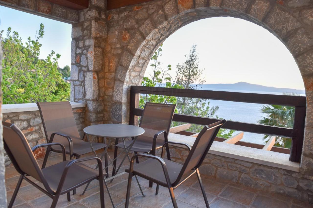 Ryalos Villas Каламата Екстериор снимка