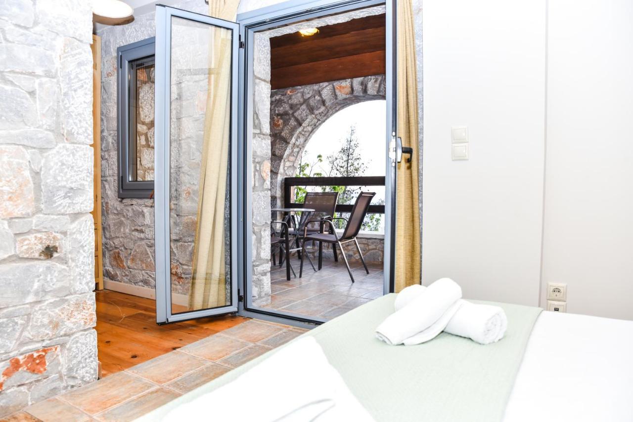 Ryalos Villas Каламата Екстериор снимка